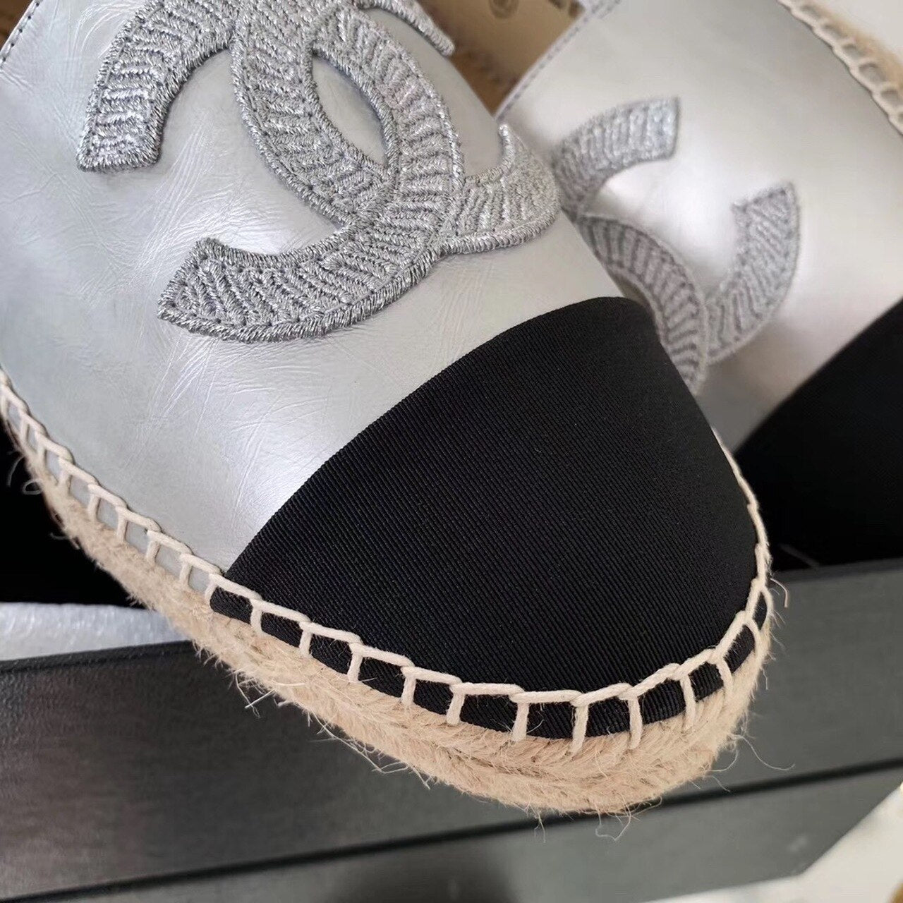 Chanel Espadrilles Calfskin Leather Pre-Fall/Winter Collection Silver/Black