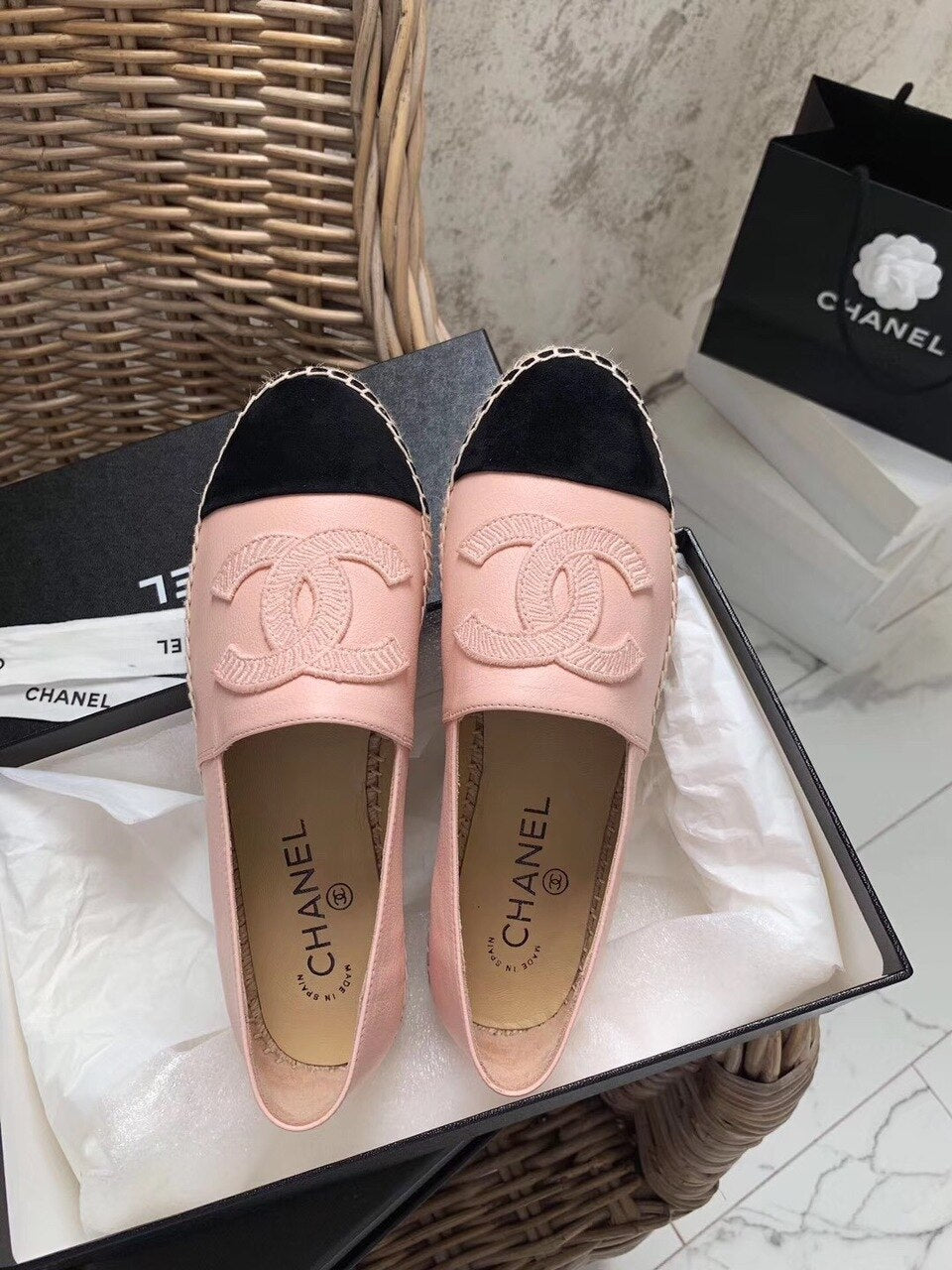 Chanel Espadrilles Calfskin Leather Pre-Fall/Winter Collection Light Pink/Black