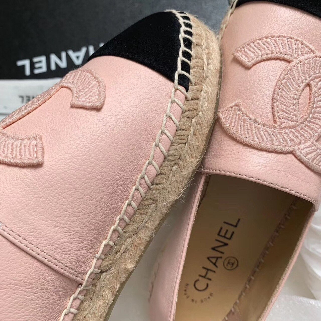 Chanel Espadrilles Calfskin Leather Pre-Fall/Winter Collection Light Pink/Black