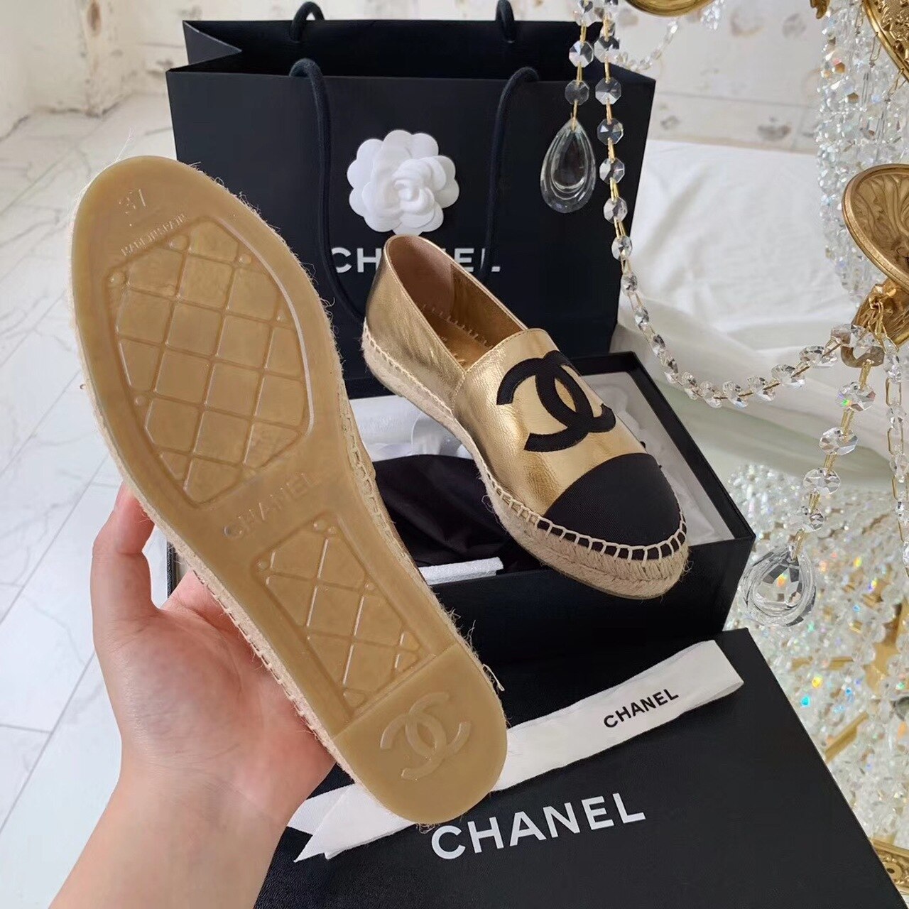 Chanel Espadrilles Calfskin Leather Pre-Fall/Winter Collection Gold/Black
