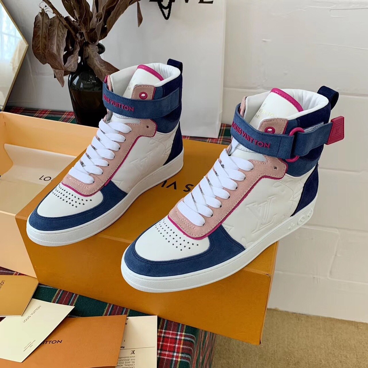 Louis Vuitton Boombox Sneaker Boot Calfskin Leather Spring/Summer Collection White/Bleu Jean/Pink