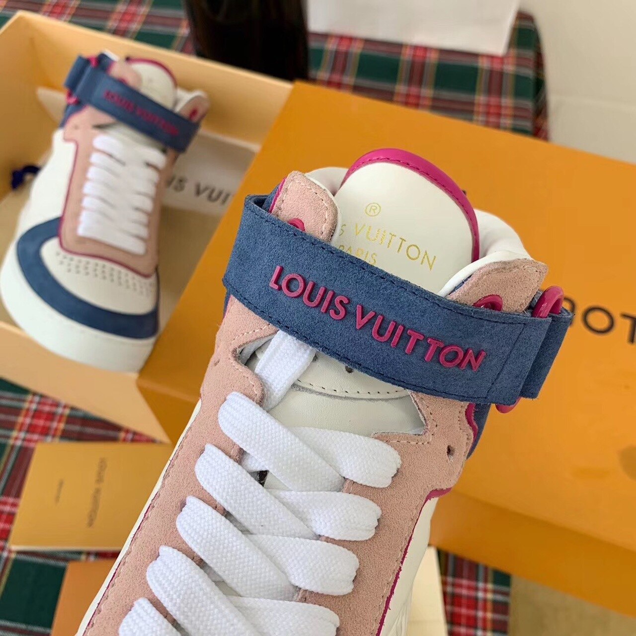 Louis Vuitton Boombox Sneaker Boot Calfskin Leather Spring/Summer Collection White/Bleu Jean/Pink