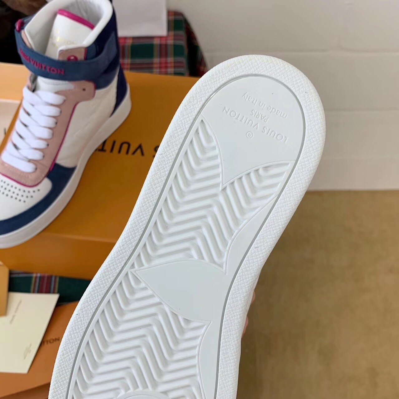 Louis Vuitton Boombox Sneaker Boot Calfskin Leather Spring/Summer Collection White/Bleu Jean/Pink