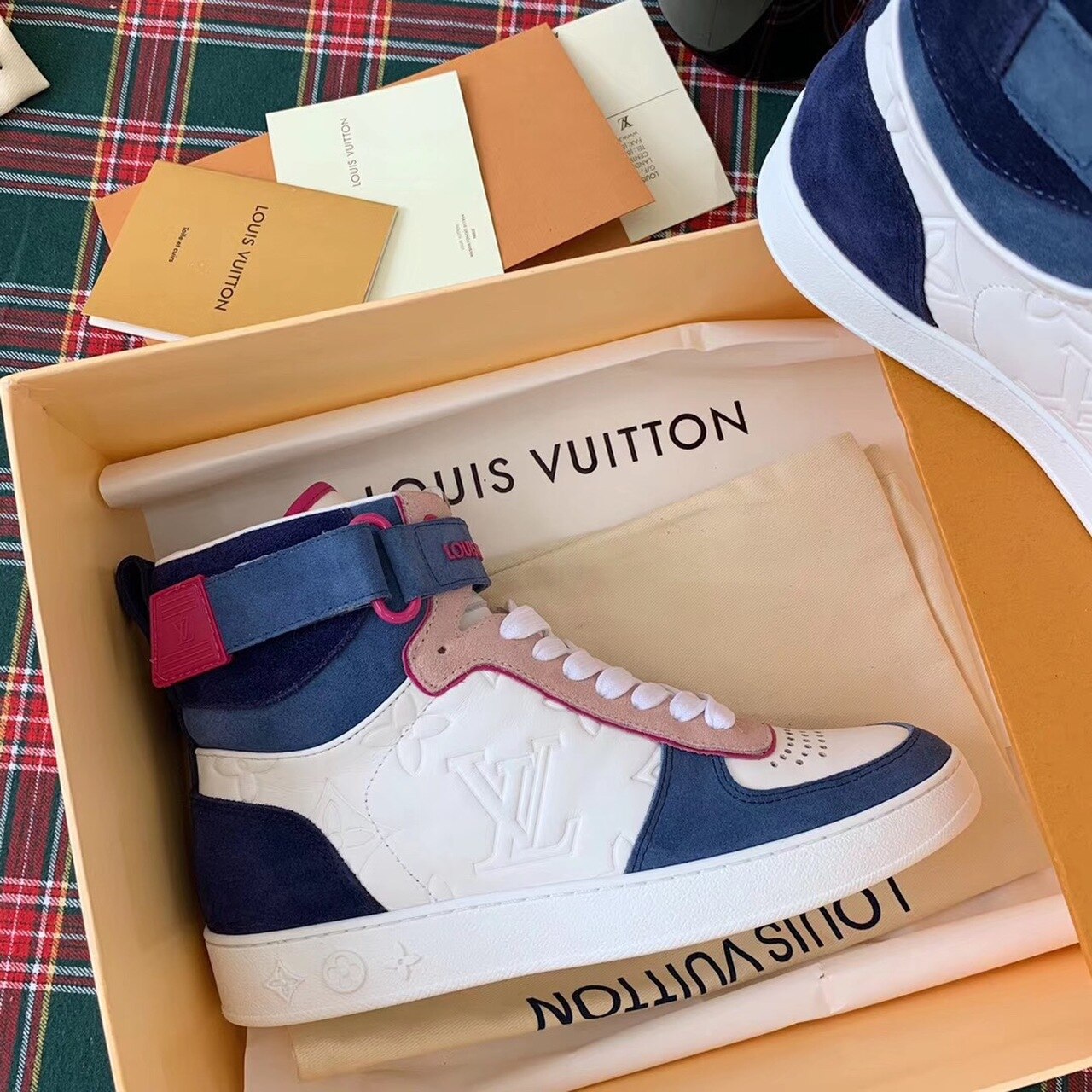 Louis Vuitton Boombox Sneaker Boot Calfskin Leather Spring/Summer Collection White/Bleu Jean/Pink