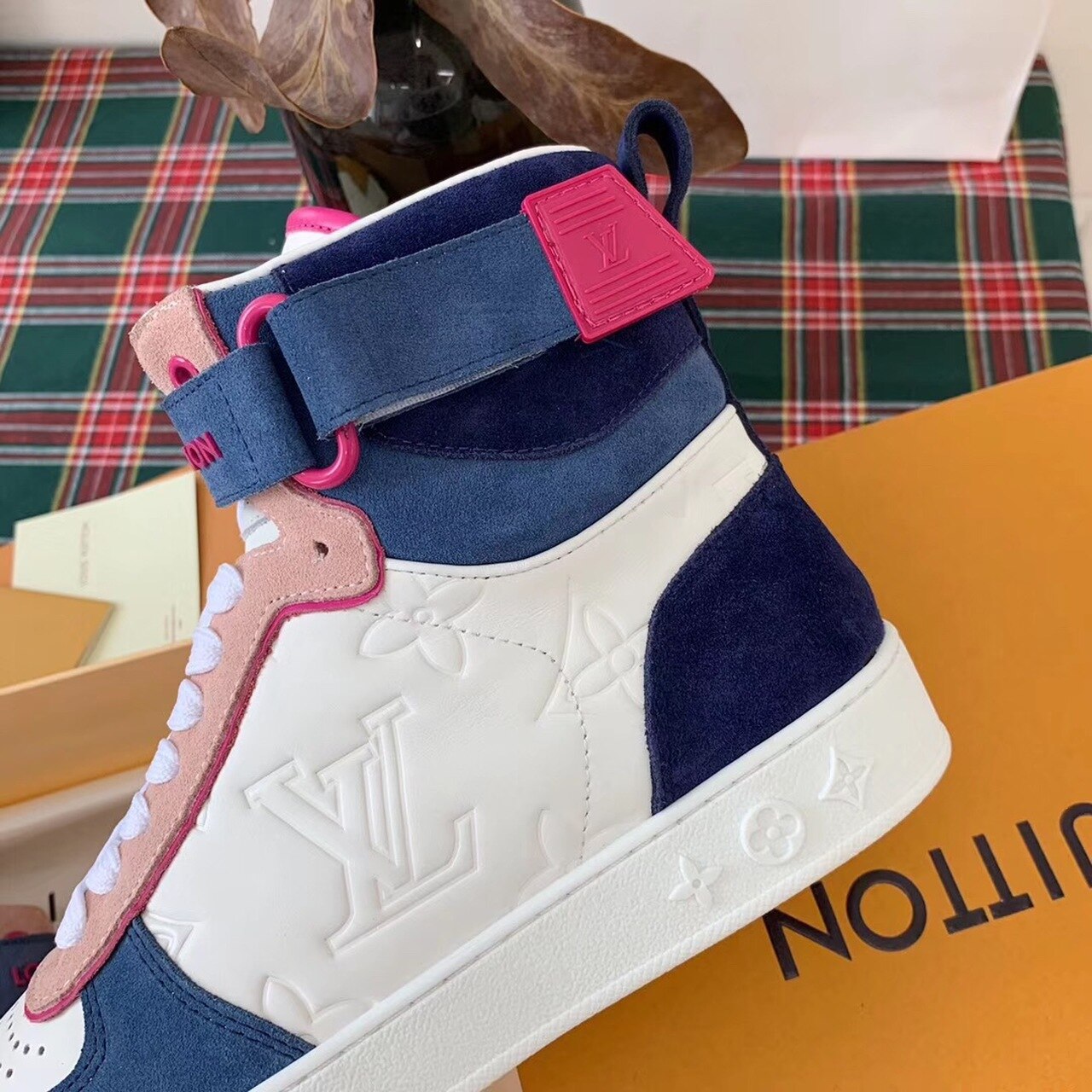 Louis Vuitton Boombox Sneaker Boot Calfskin Leather Spring/Summer Collection White/Bleu Jean/Pink