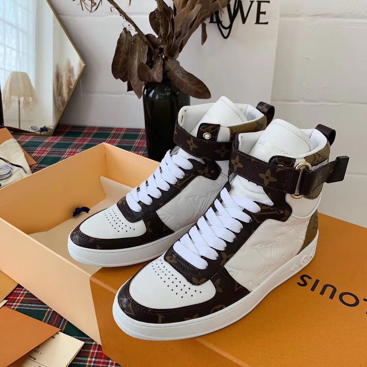 Louis Vuitton Boombox Sneaker Boot Calfskin Leather Spring/Summer Collection 1A5MWJ White/Brown