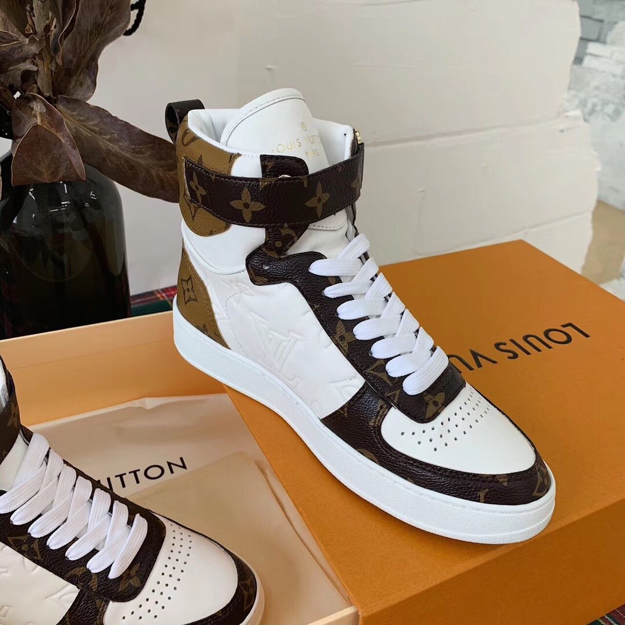 Louis Vuitton Boombox Sneaker Boot Calfskin Leather Spring/Summer Collection 1A5MWJ White/Brown