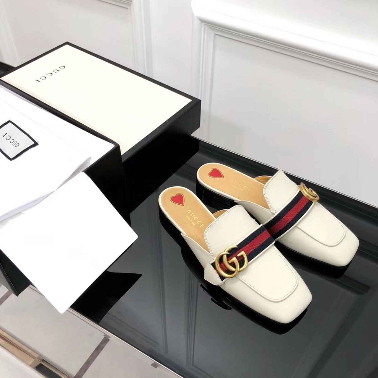 Gucci Peyton Slippers Calfskin Leather Fall/Winter Collection White