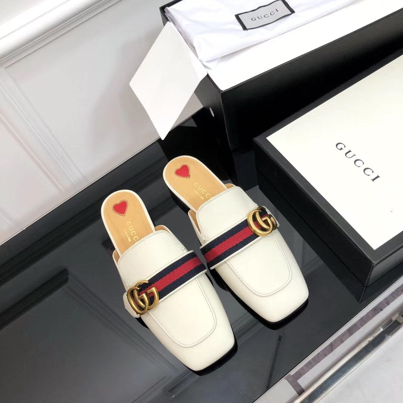Gucci Peyton Slippers Calfskin Leather Fall/Winter Collection White