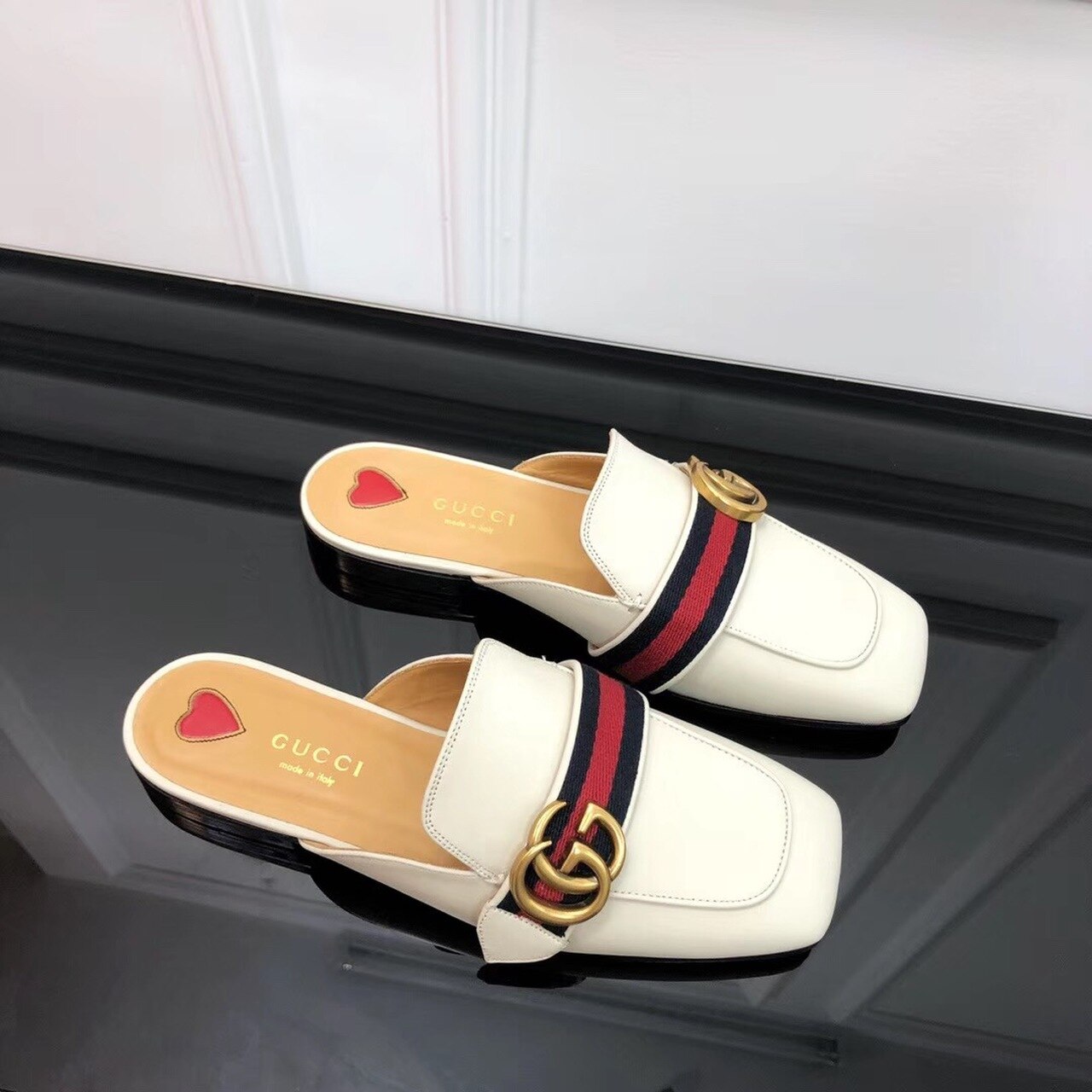 Gucci Peyton Slippers Calfskin Leather Fall/Winter Collection White
