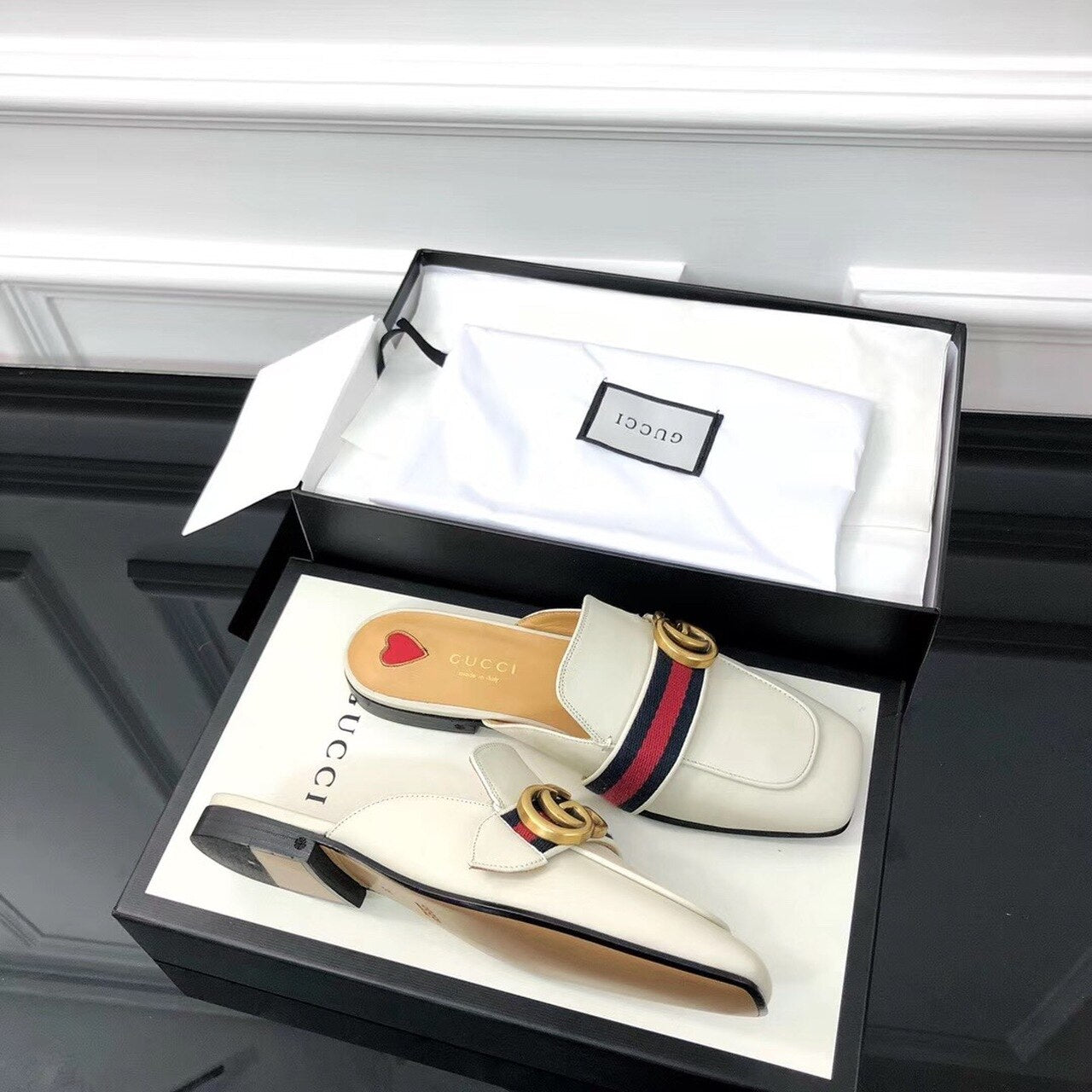 Gucci Peyton Slippers Calfskin Leather Fall/Winter Collection White