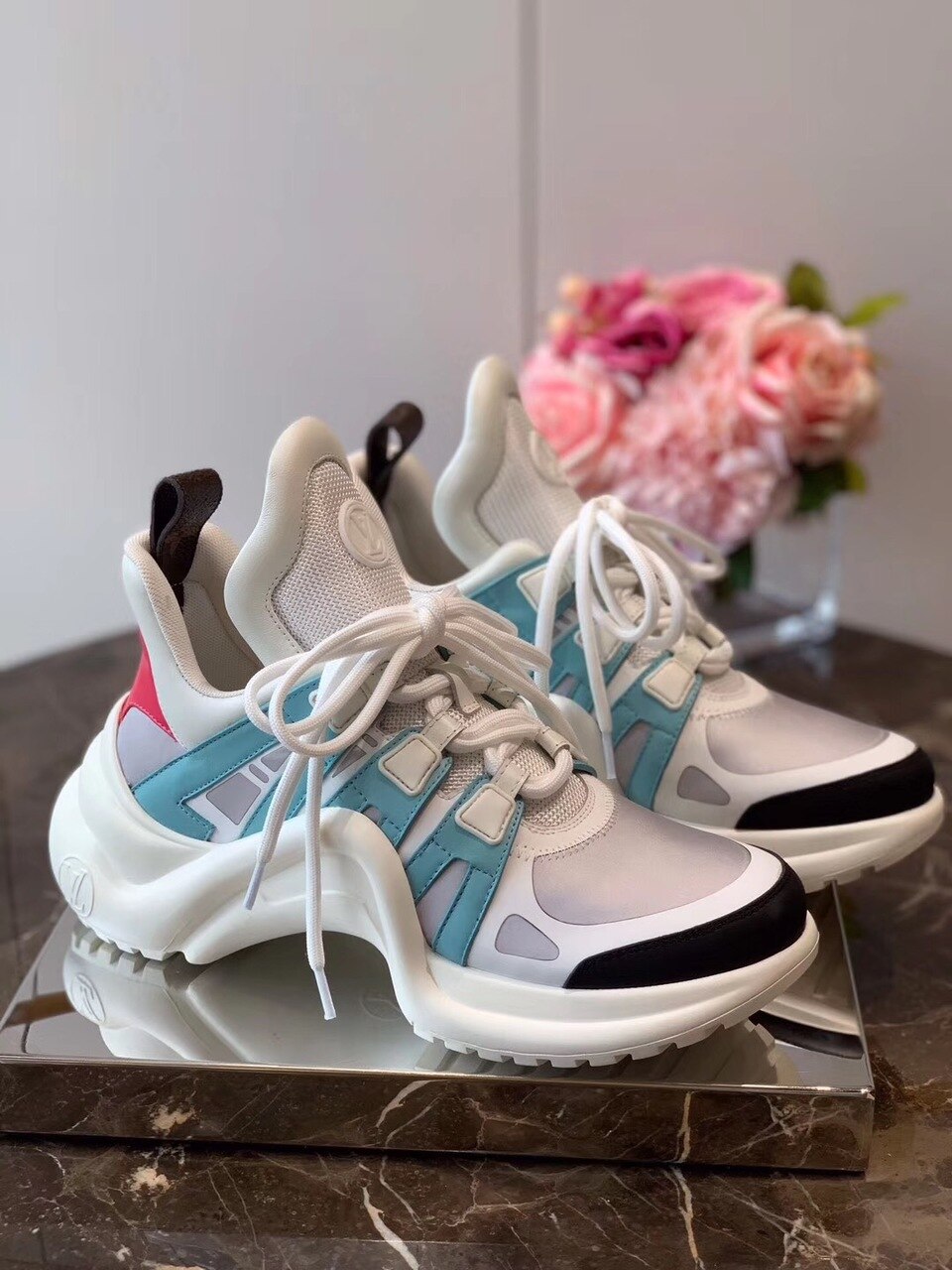 Louis Vuitton Archlight Sneakers Calfskin Leather Fall/Winter 2019 Collection 1A57CK Light Blue/Red