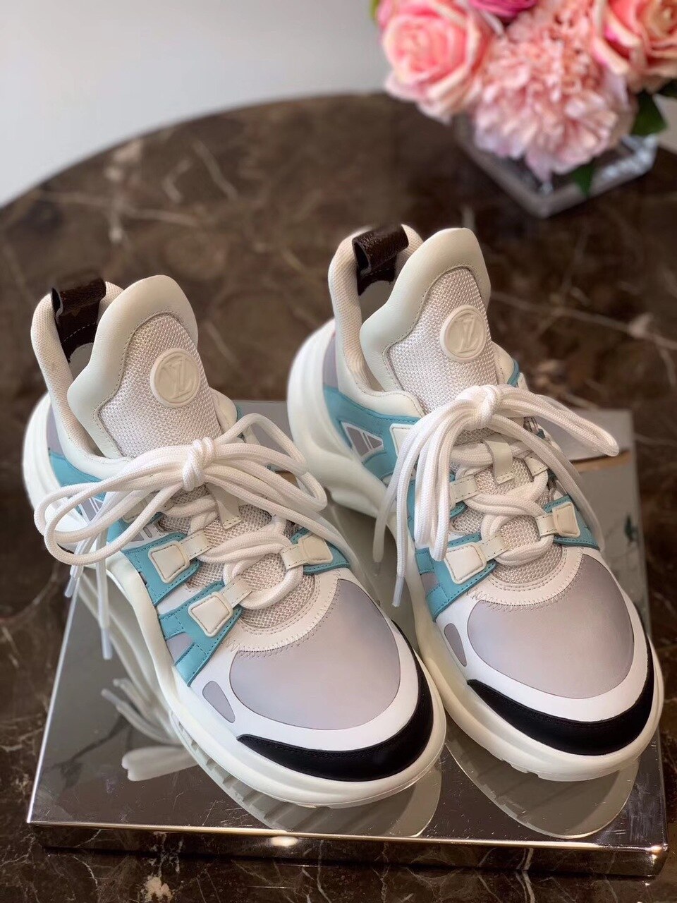Louis Vuitton Archlight Sneakers Calfskin Leather Fall/Winter 2019 Collection 1A57CK Light Blue/Red
