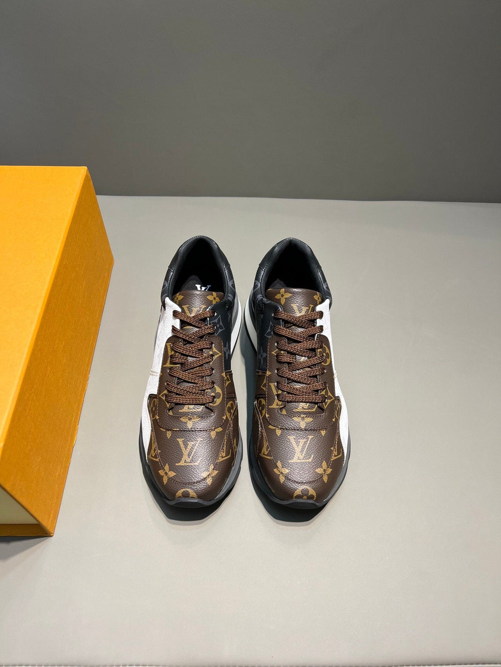 Louis Vuitton Trainer Sneaker