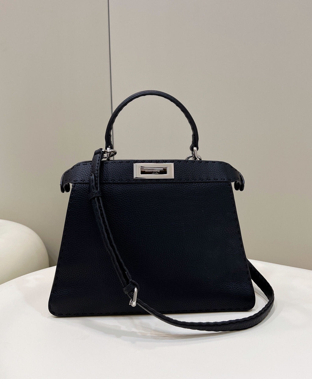 Fendi Peekaboo Iseeu Medium 33cm Black
