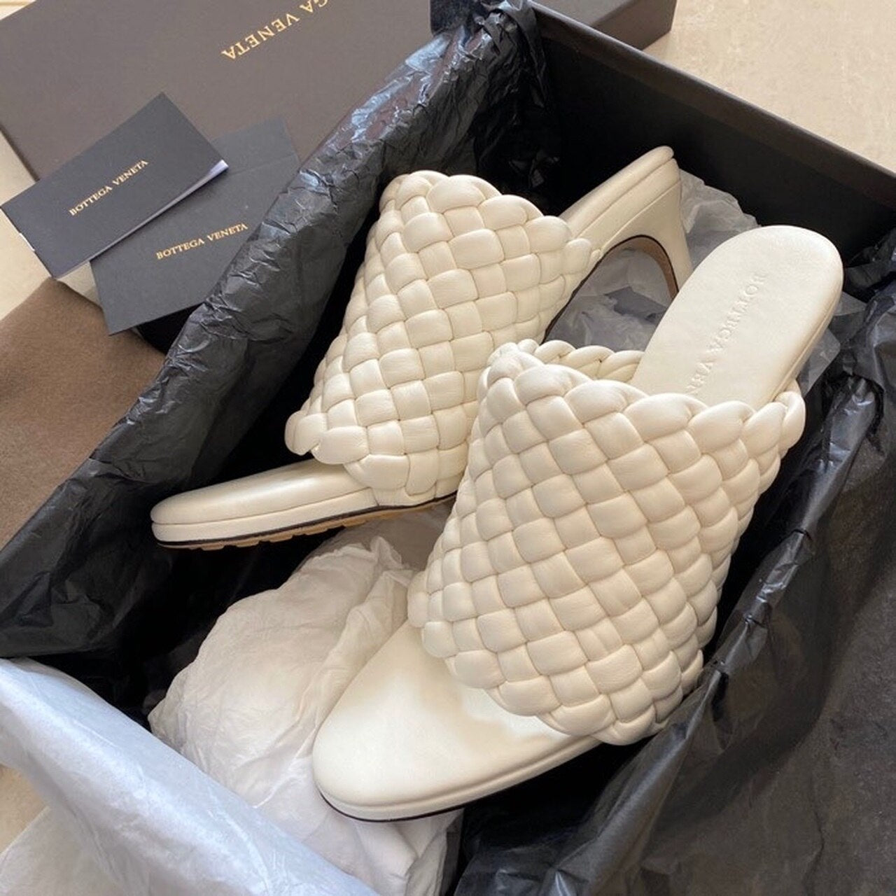 Bottega Veneta Curve Mules 9.5cm Heel Lambskin Leather Spring/Summer 2020 Collection, White