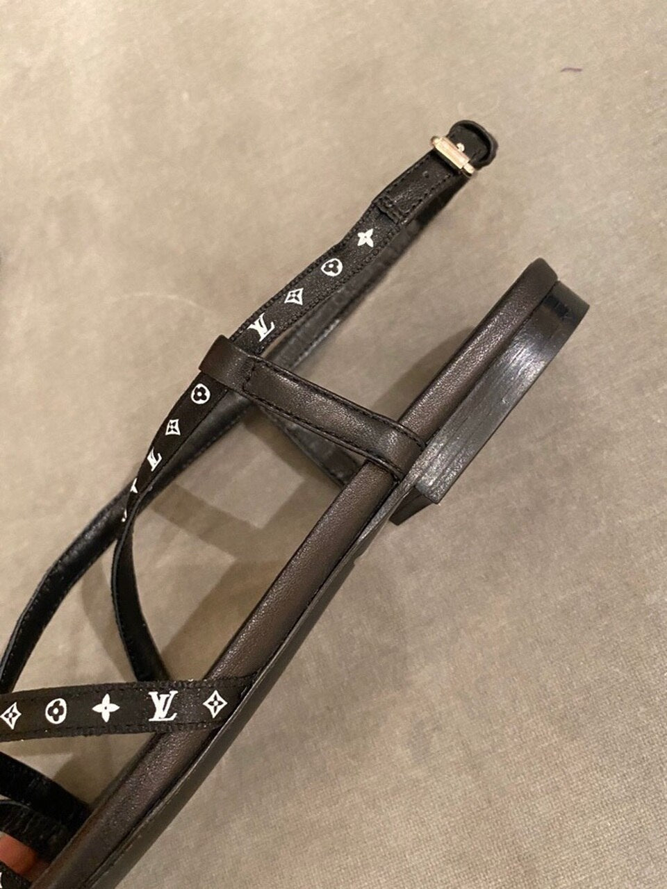 Louis Vuitton Citizen Thong Sandals Calfskin Leather Spring/Summer Collection Black