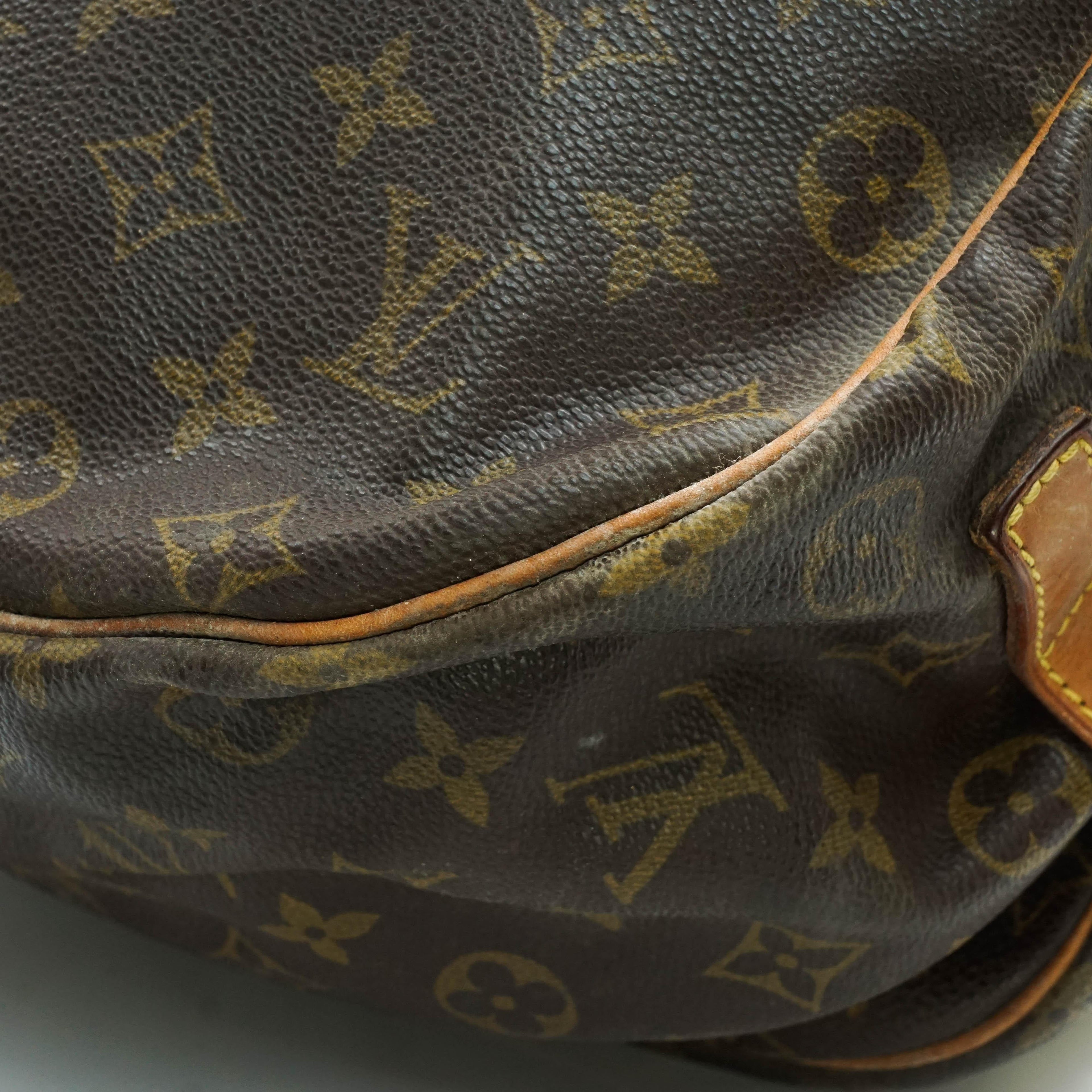 Louis Vuitton Saumur 35 Crossbody