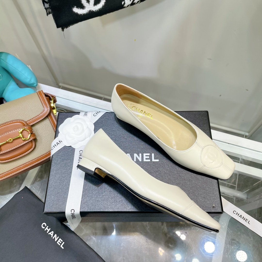 Chanel Flats Cream