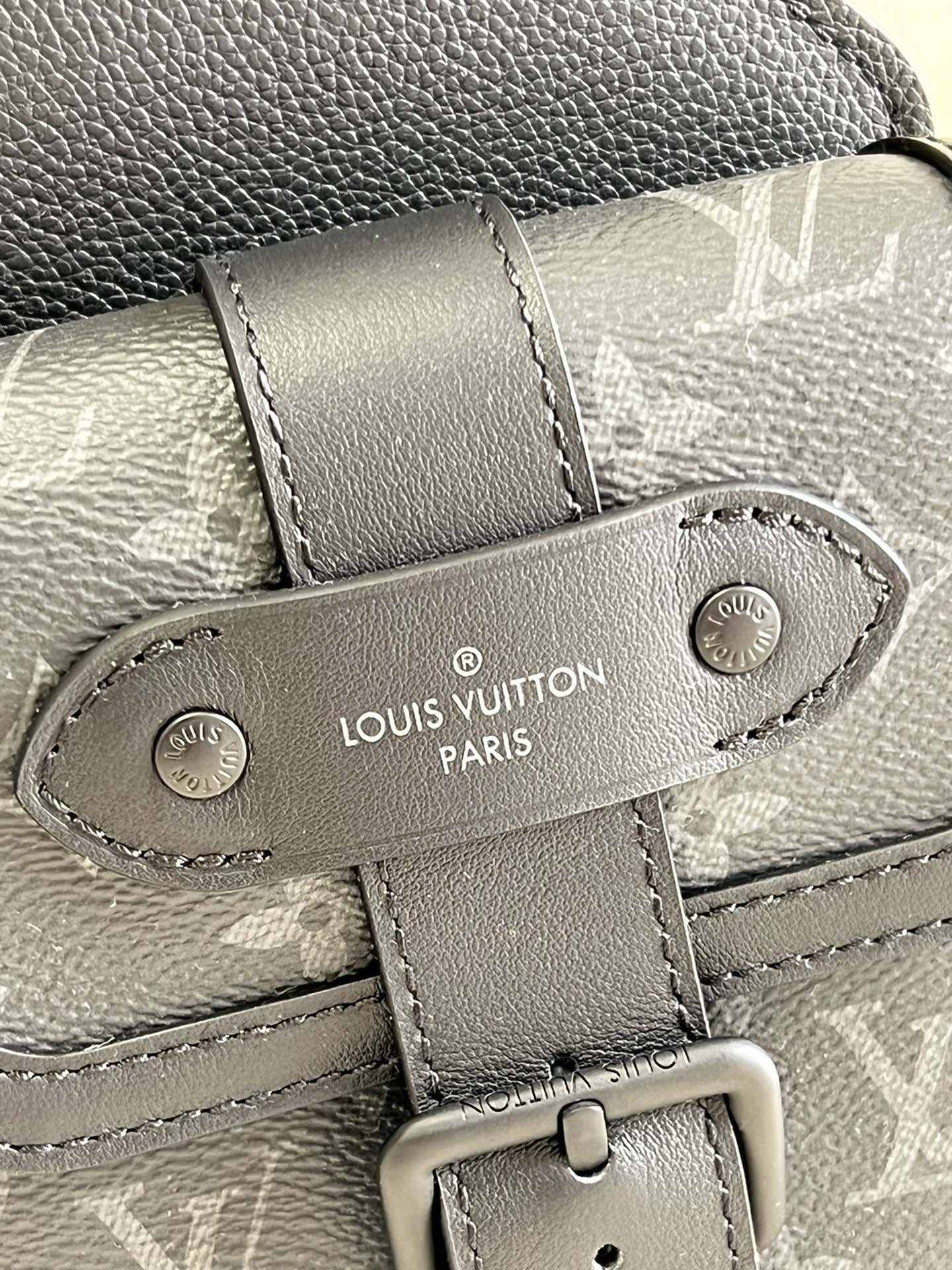 Louis Vuitton Saumur Sling Bag 18cm Black