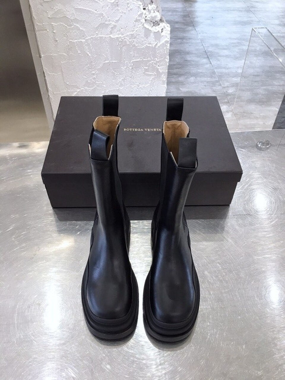 Bottega Veneta Flat Triple-Sole Leather Boots Calfskin Leather Fall/Winter 2020 Collection, Black