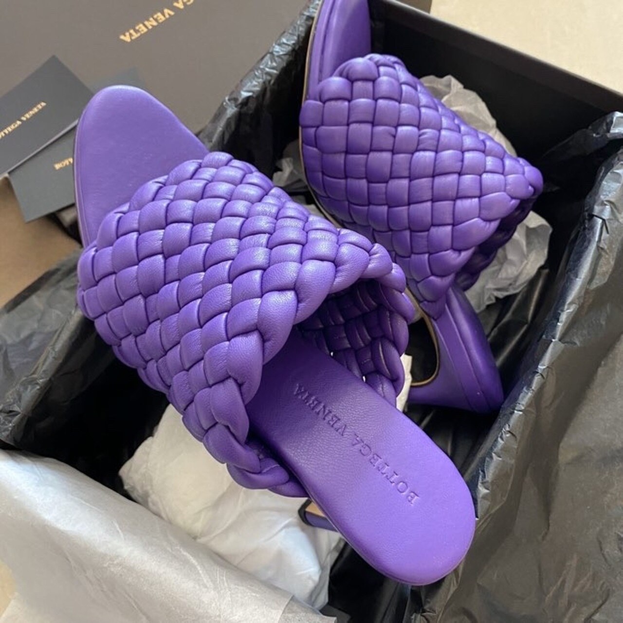 Bottega Veneta Curve Mules 9.5cm Heel Lambskin Leather Spring/Summer 2020 Collection, Purple