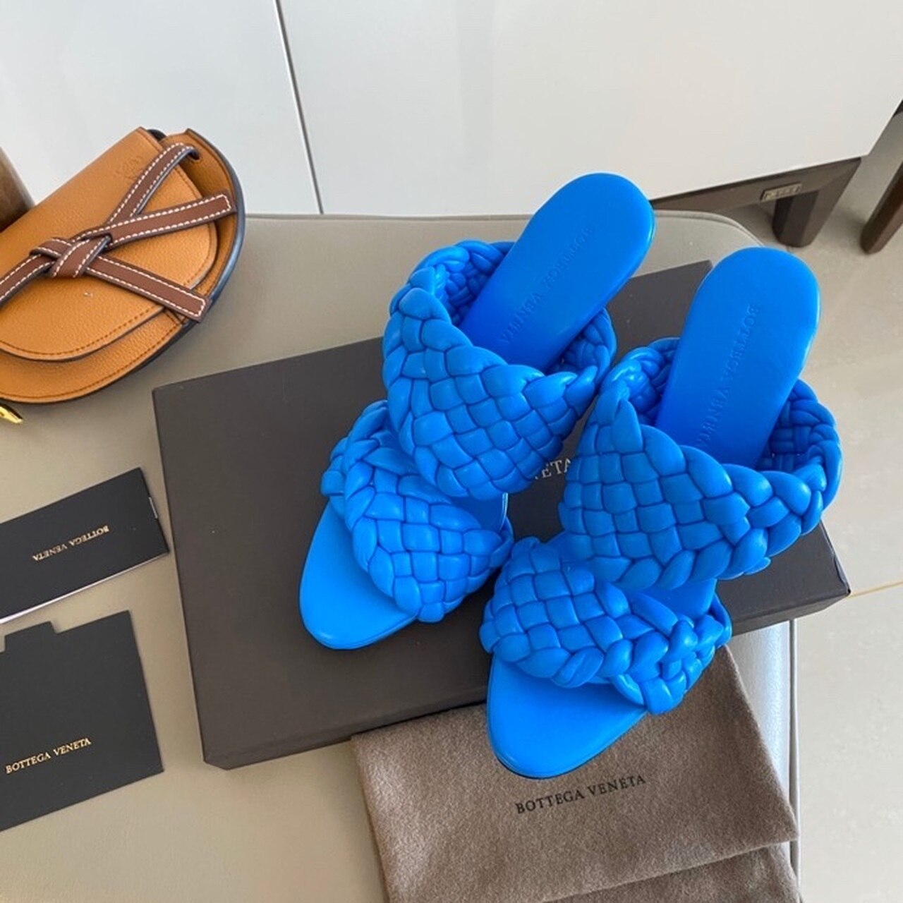 Bottega Veneta Curve Sandals 9.5cm Heel Lambskin Leather Spring/Summer 2020 Collection, Electric Blue