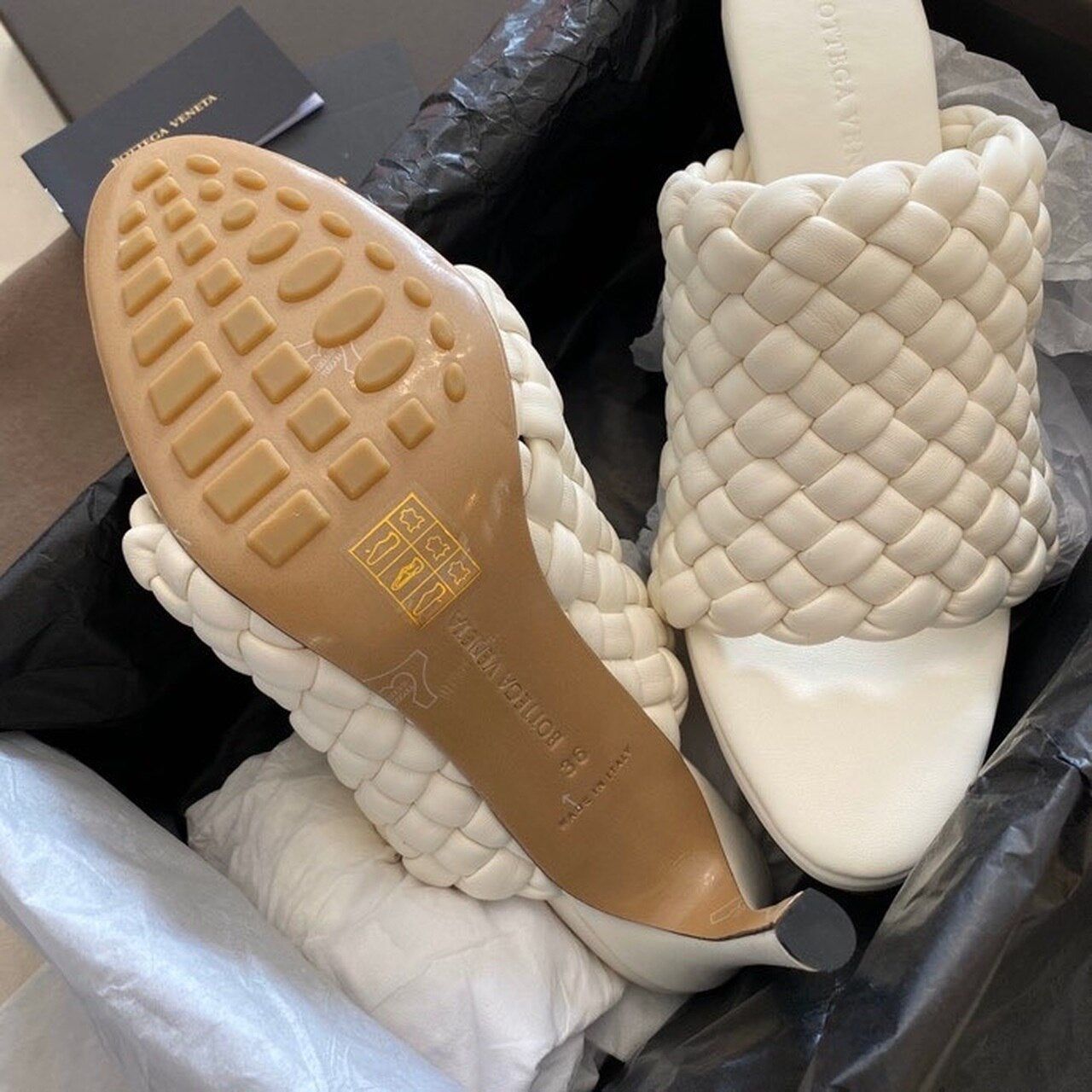 Bottega Veneta Curve Mules 9.5cm Heel Lambskin Leather Spring/Summer 2020 Collection, White