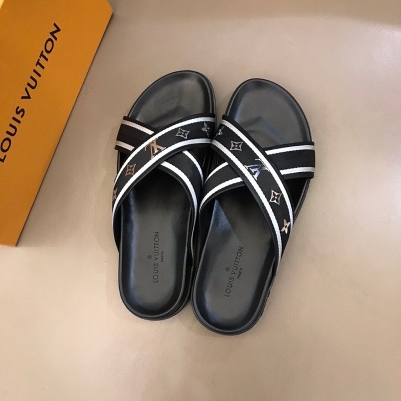 Louis Vuitton Criss-Cross Mules Mens Sandals Spring/Summer Collection Black/Silver