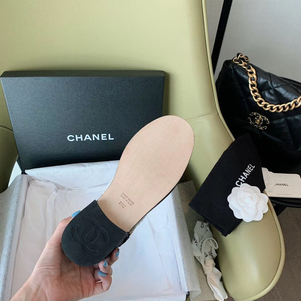 Chanel Sequin/Tweed Lace Up Shoes Calfskin Leather Spring/Summer Collection White/Black/Gold