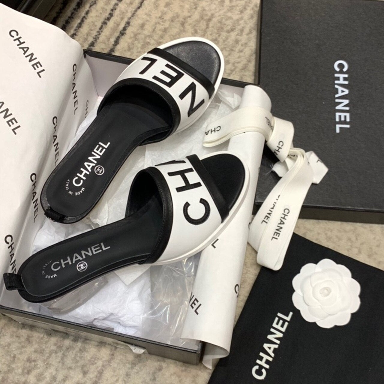 Chanel Transparent PVC Heel Mules & Lambskin Leather Spring/Summer Collection White/Black
