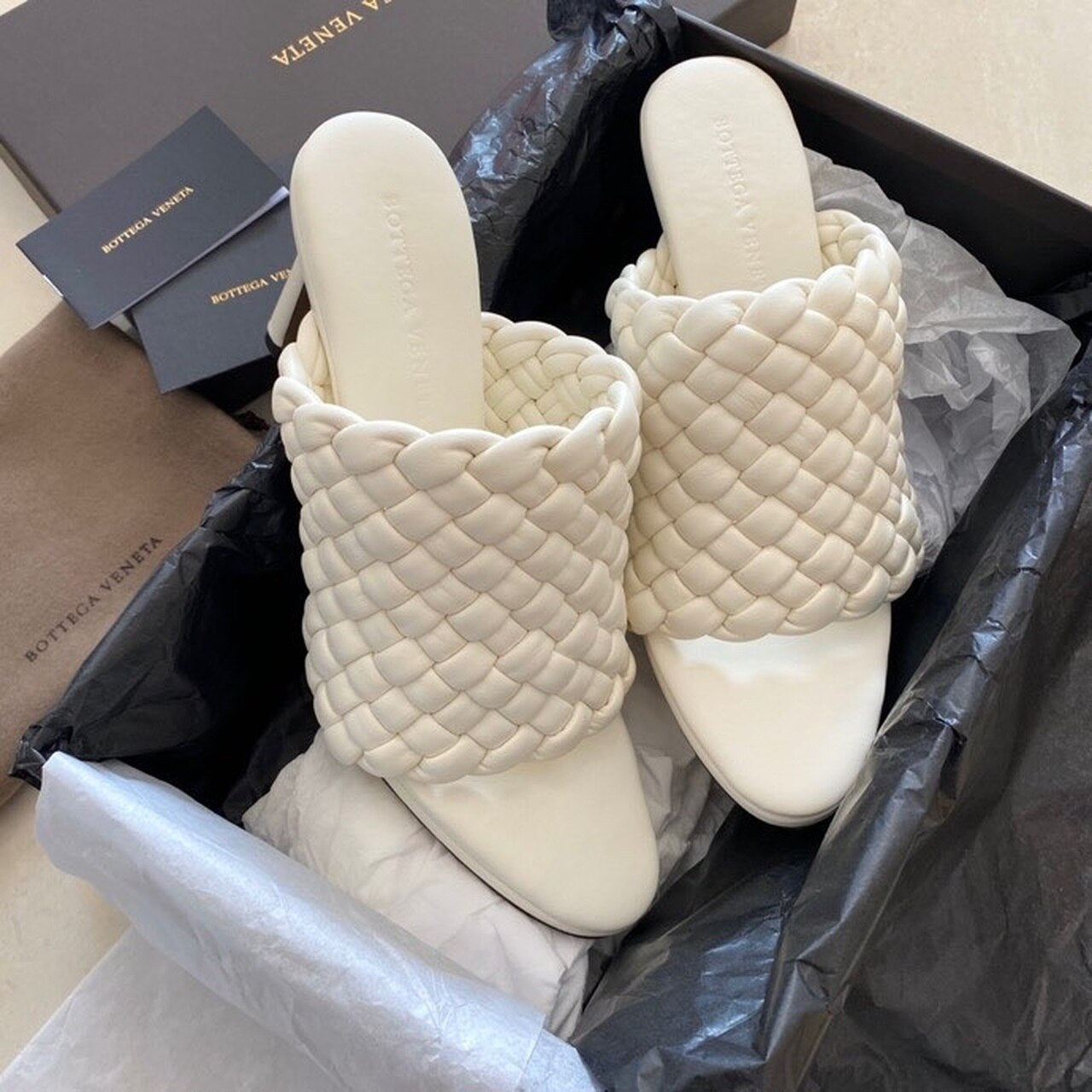 Bottega Veneta Curve Mules 9.5cm Heel Lambskin Leather Spring/Summer 2020 Collection, White