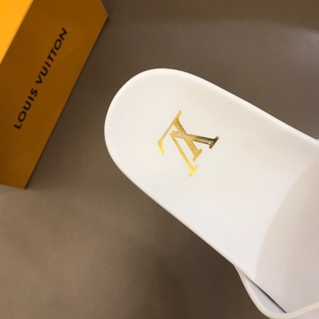 Louis Vuitton Mens Sandals Monogram Canvas Spring/Summer Collection White/Yellow