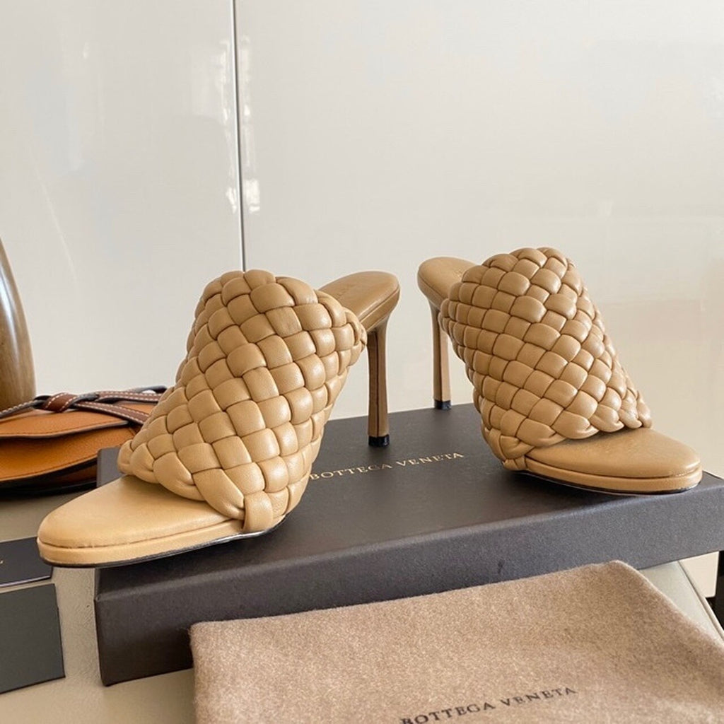 Bottega Veneta Curve Mules 9.5cm Heel Lambskin Leather Spring/Summer 2020 Collection, Beige
