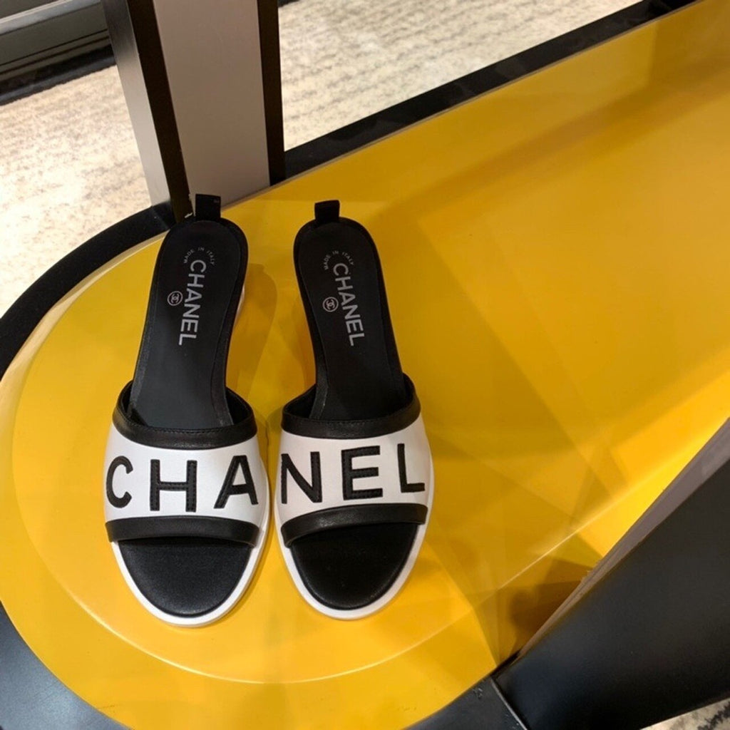 Chanel Transparent PVC Heel Mules & Lambskin Leather Spring/Summer Collection White/Black
