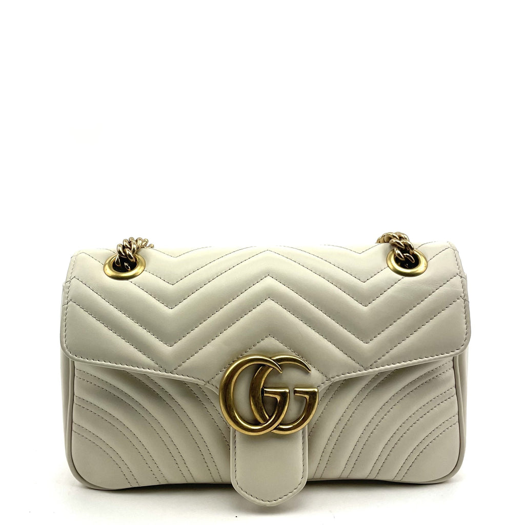 GUCCI Medium GG Marmont Matelassé Shoulder Bag