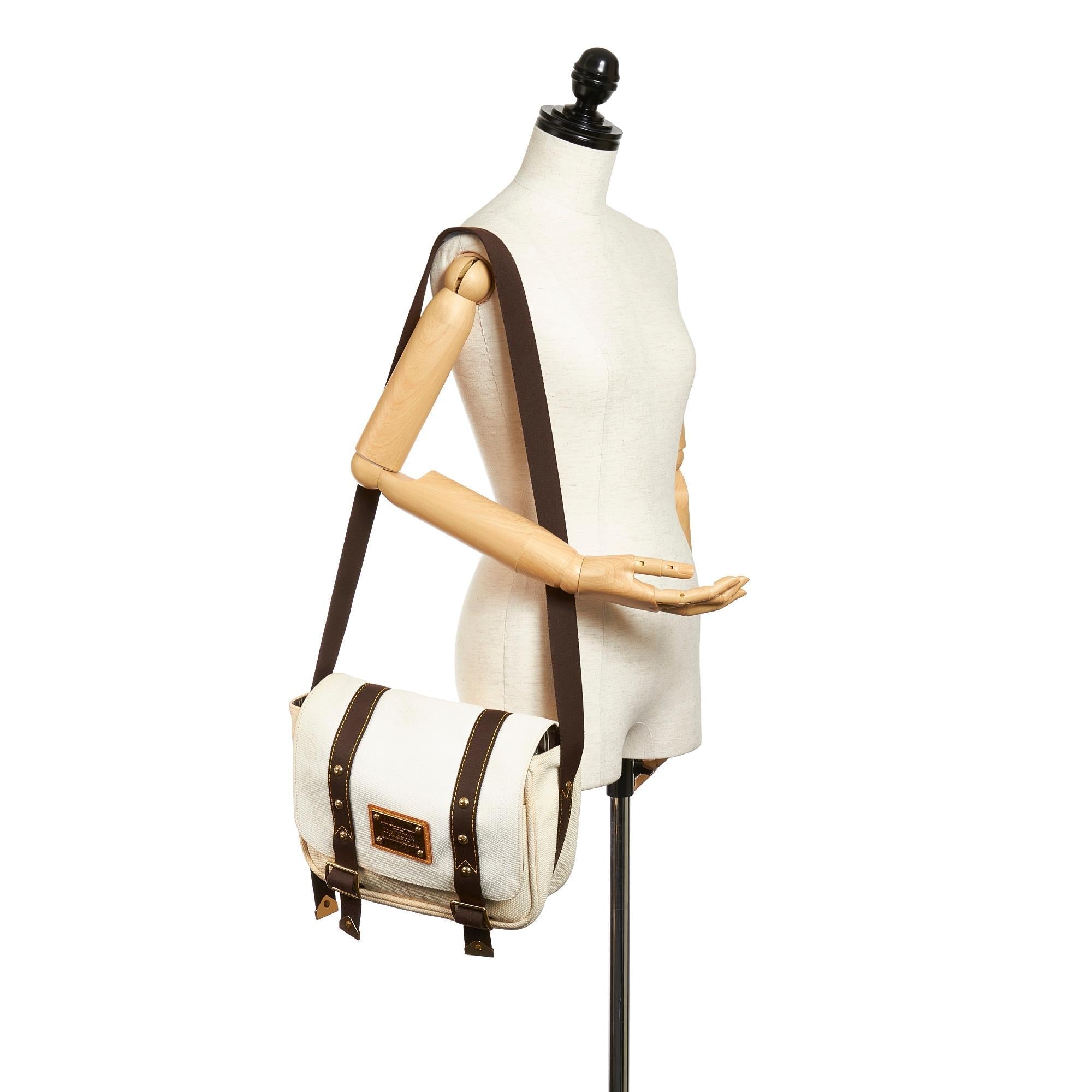 Louis Vuitton Antigua Besace PM (SHG-27327)
