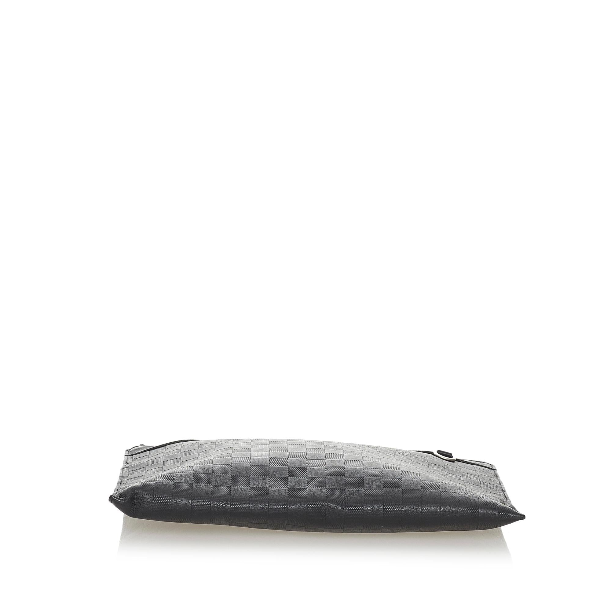 Louis Vuitton Damier Infini Discovery Pochette (SHG-28102)