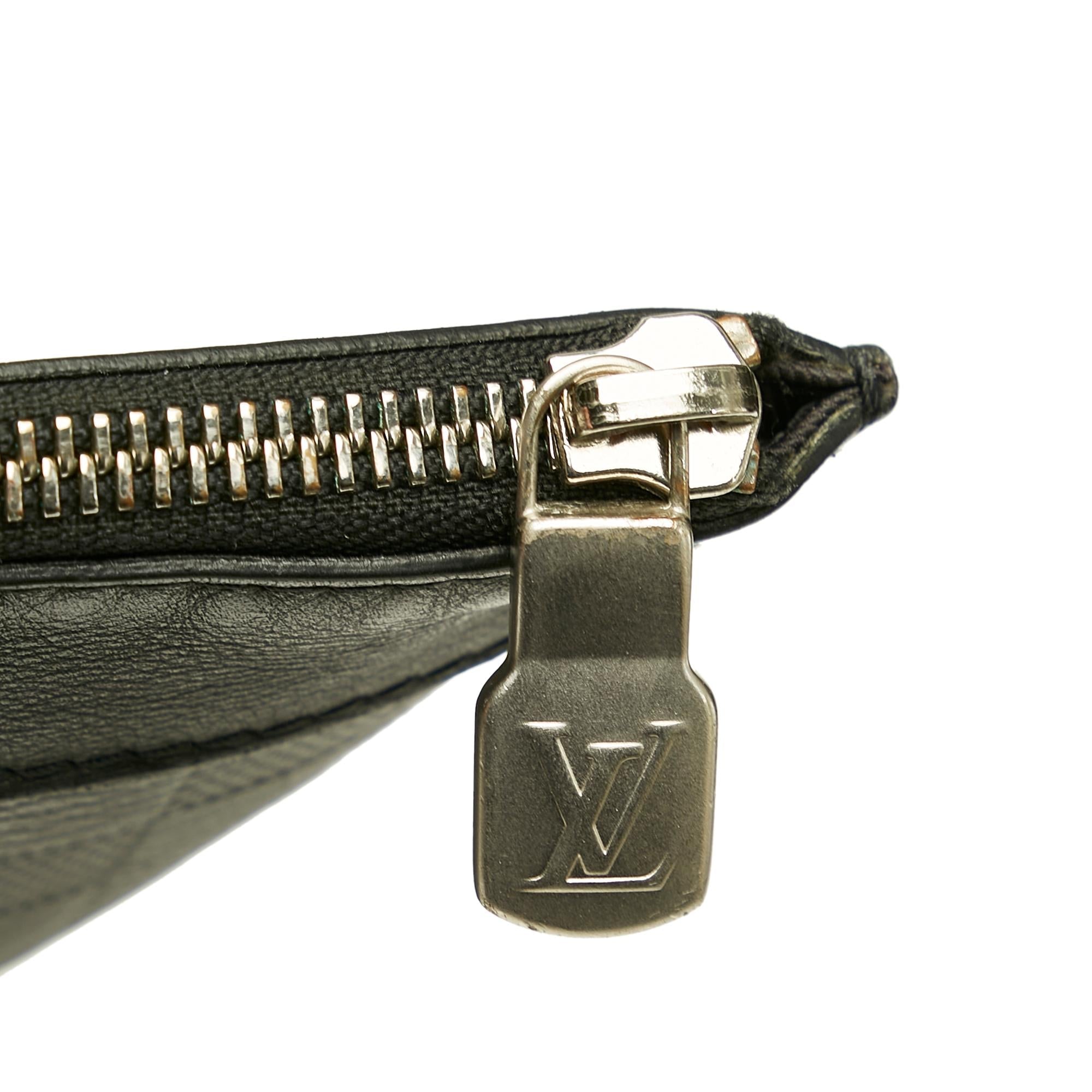 Louis Vuitton Damier Infini Discovery Pochette (SHG-28102)
