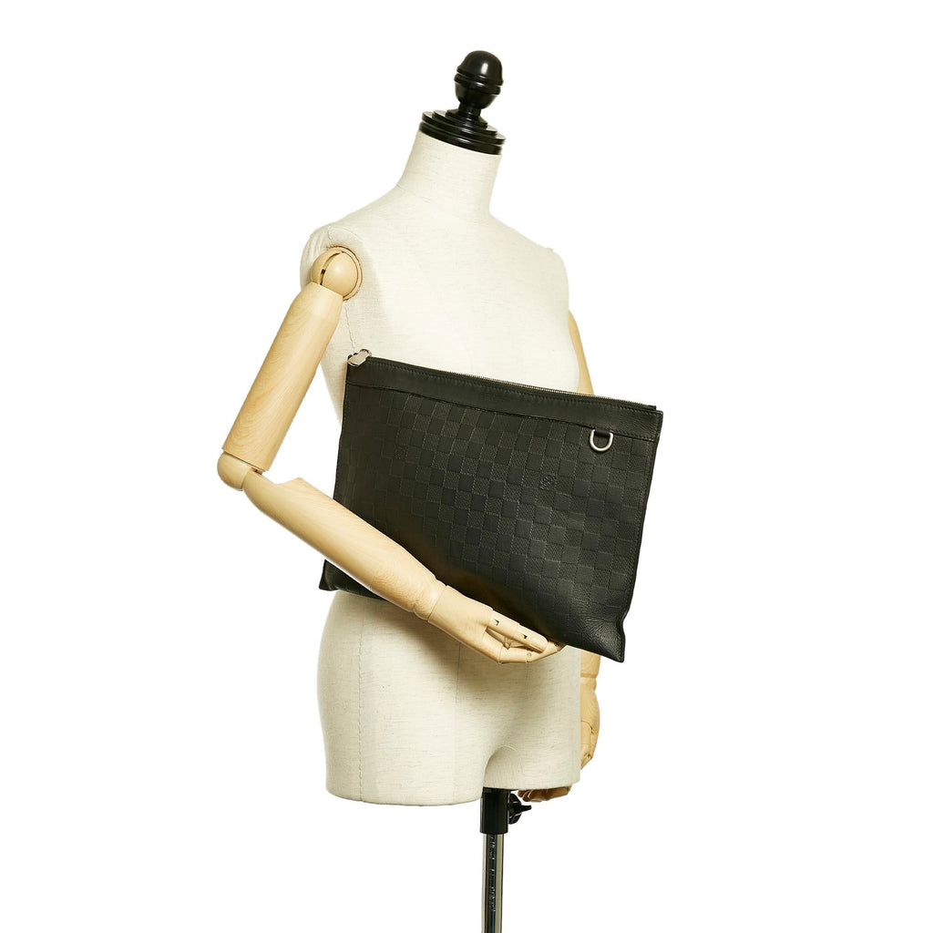 Louis Vuitton Damier Infini Discovery Pochette (SHG-28102)