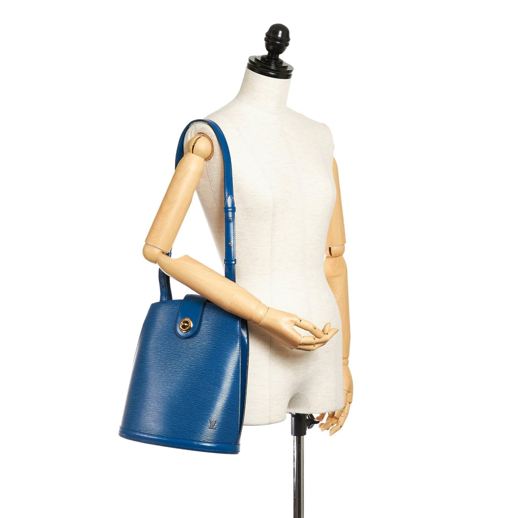 Louis Vuitton Epi Cluny (SHG-28092)