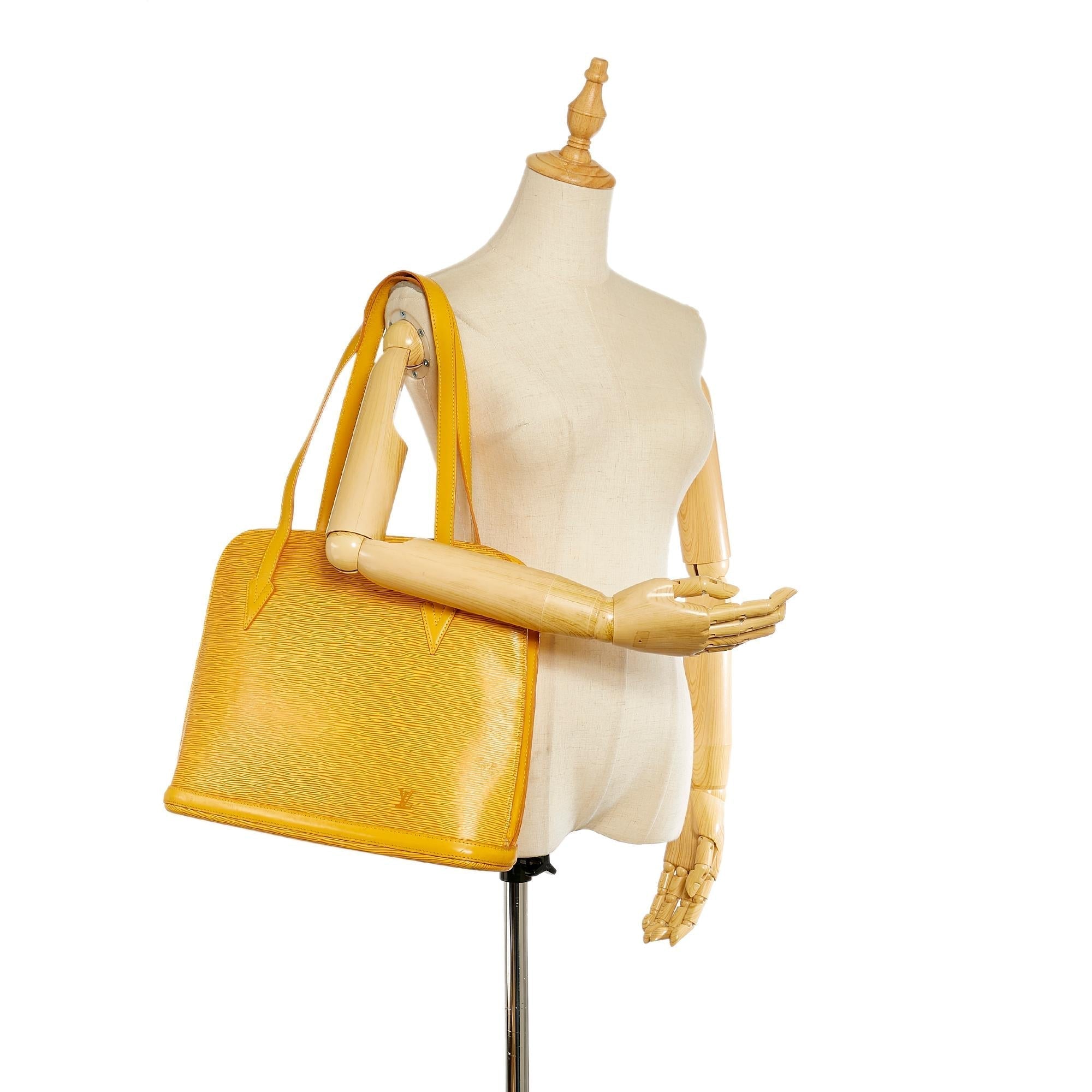 Louis Vuitton Epi Lussac (SHG-26176)