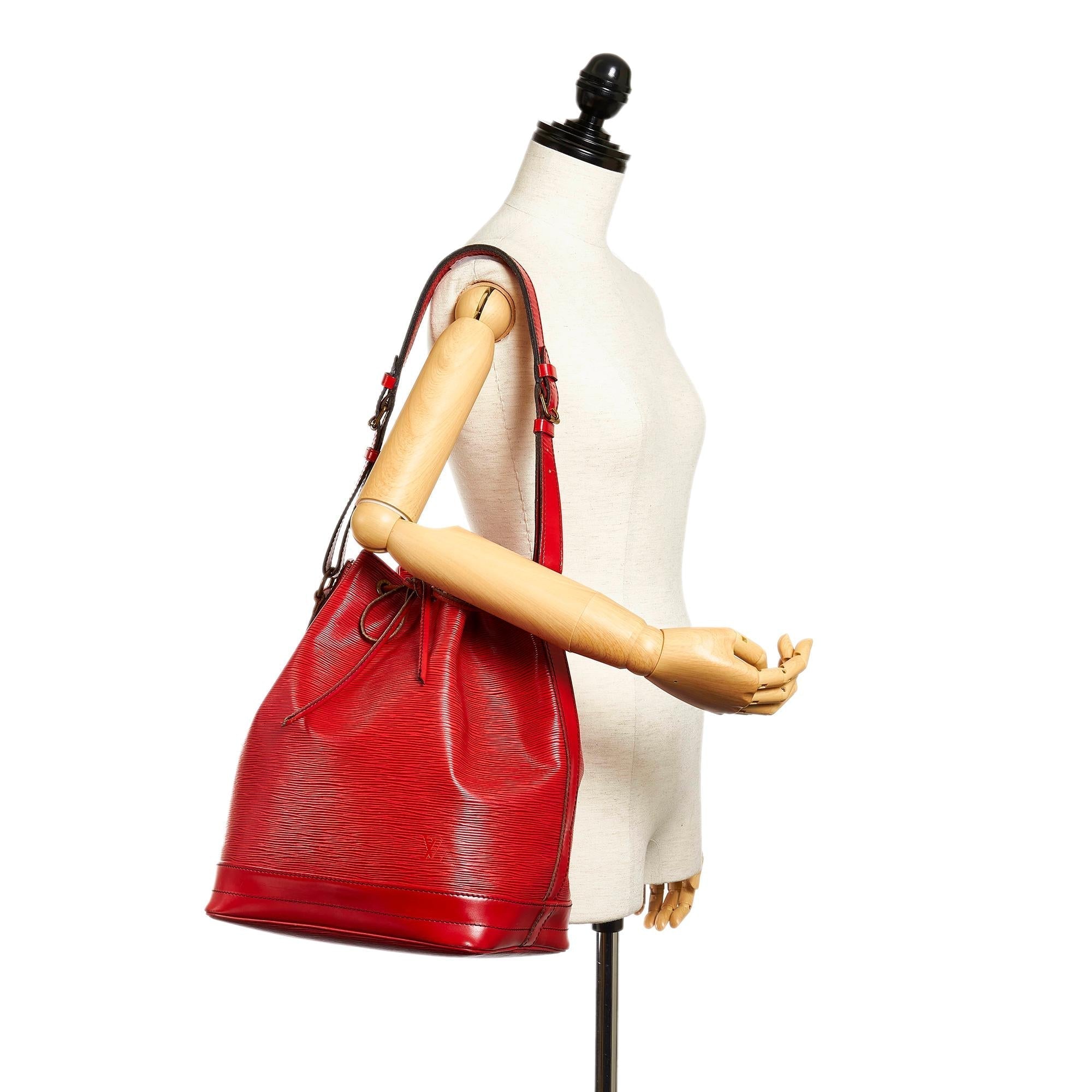 Louis Vuitton Epi Noe (SHG-27702)