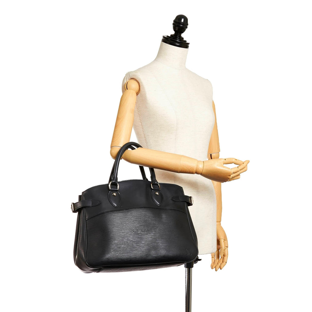 Louis Vuitton Epi Passy PM (SHG-27912)