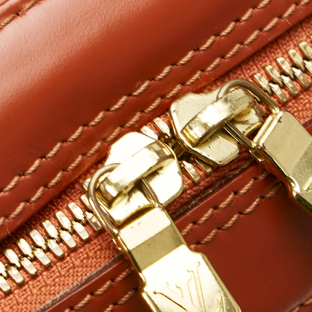 Louis Vuitton Epi Voltaire (SHG-26490)