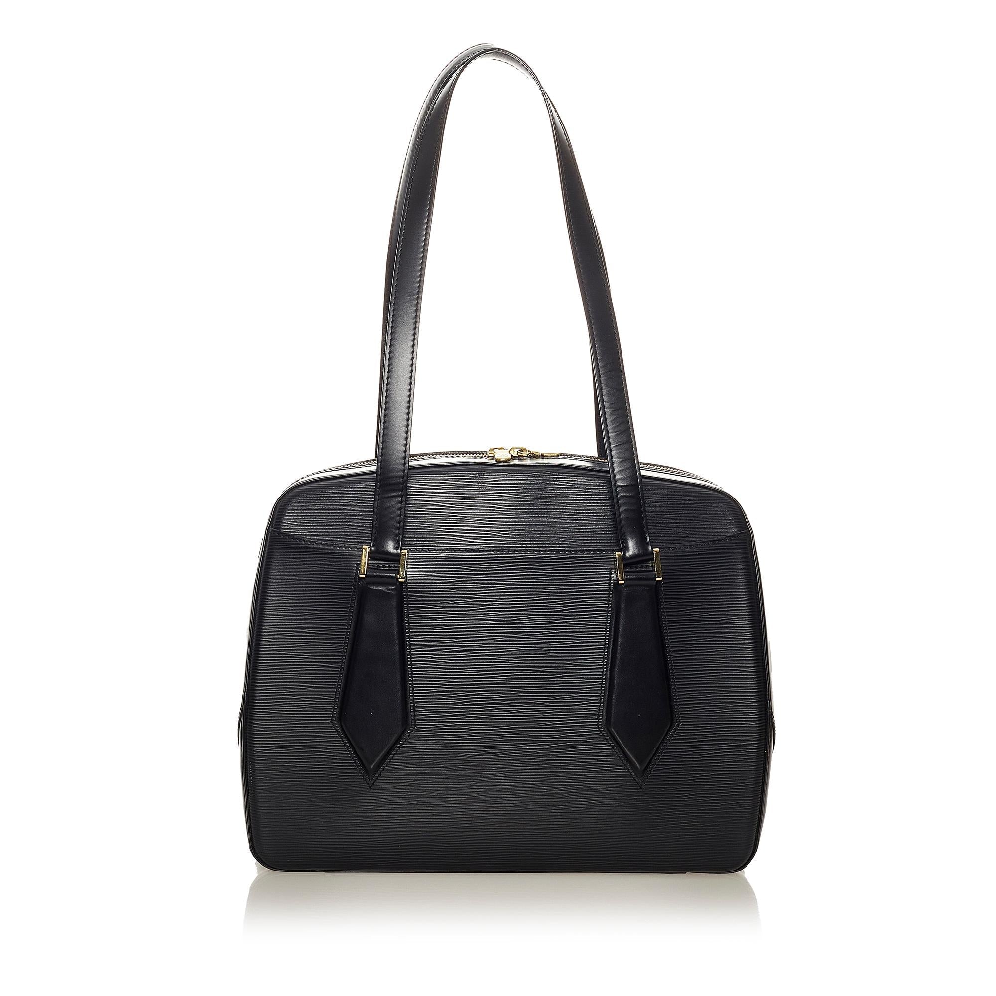 Louis Vuitton Epi Voltaire (SHG-28024)