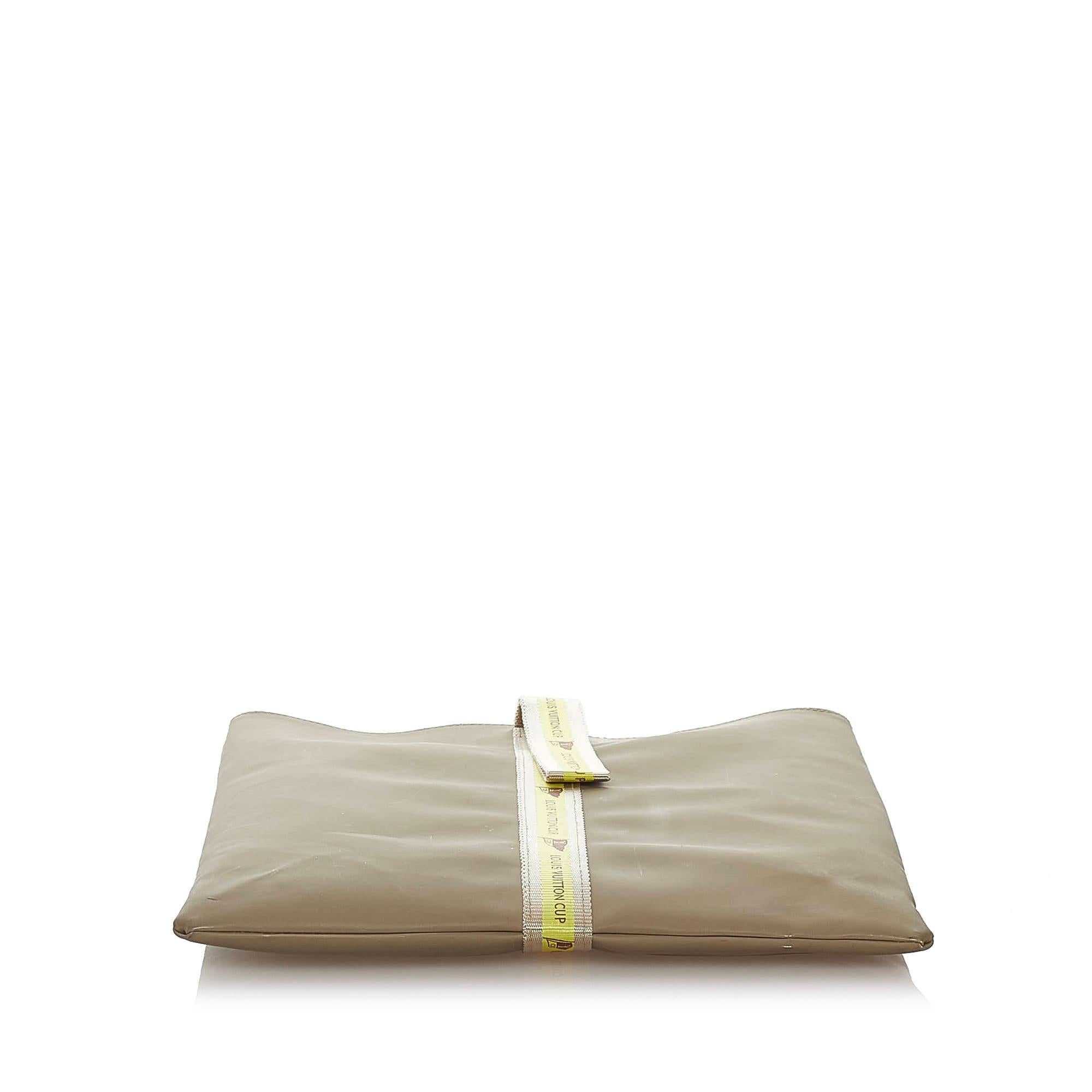 Louis Vuitton Louis Vuitton Cup 2003 Clutch Bag (SHG-27772)