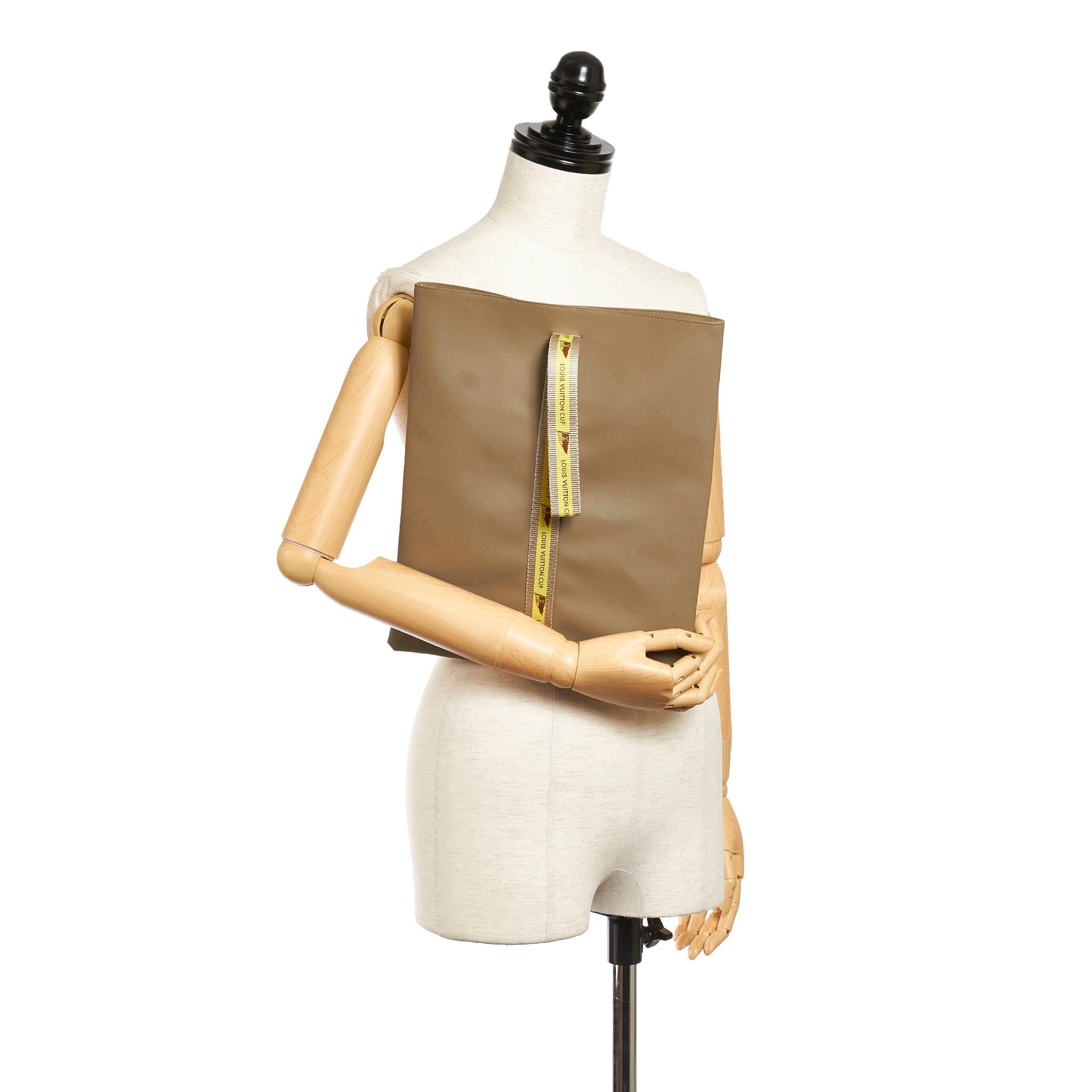 Louis Vuitton Louis Vuitton Cup 2003 Clutch Bag (SHG-27772)