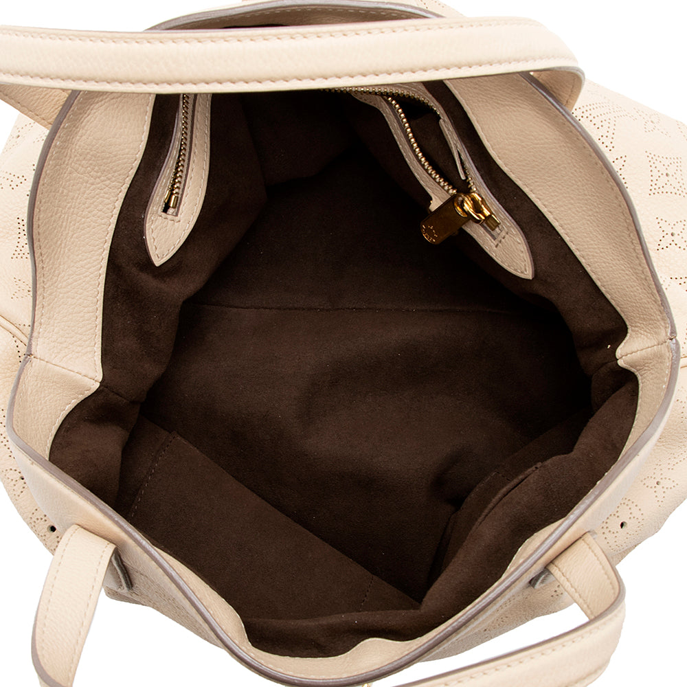 Louis Vuitton Mahina Leather Cirrus PM Satchel (SHF-14439)
