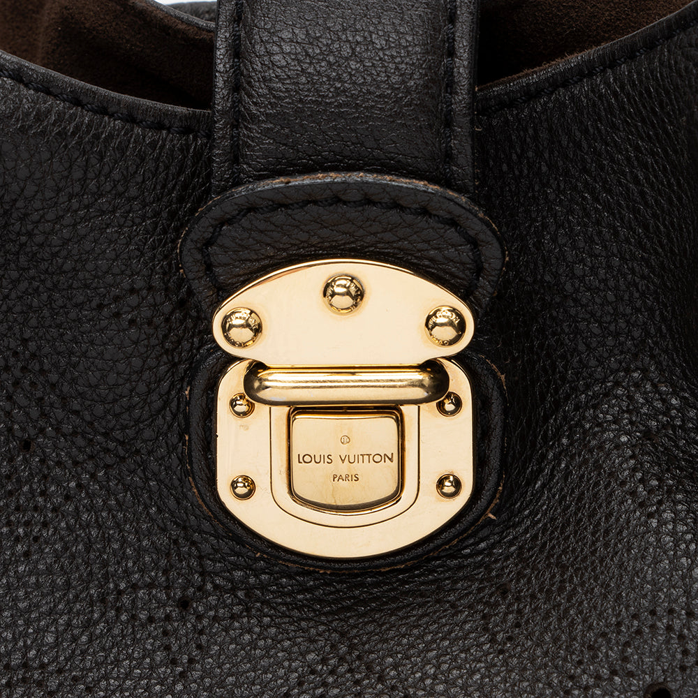 Louis Vuitton Mahina Leather L Hobo (SHF-15838)